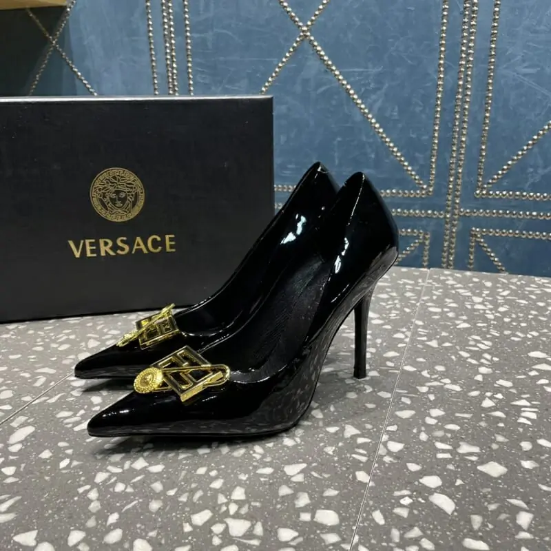 versace a talons hauts chaussures pour femme s_11b56024